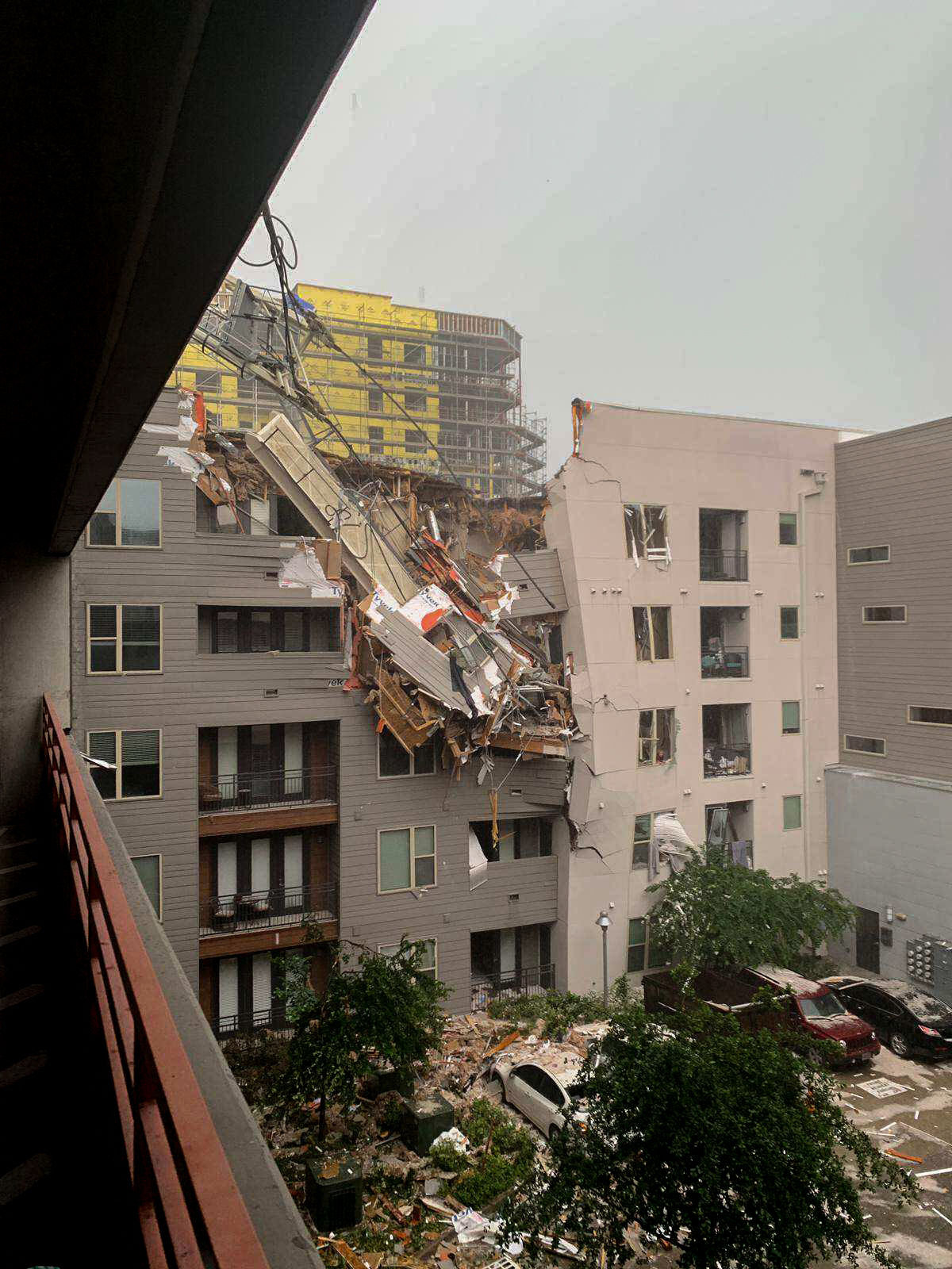 Crane crashes into, destroys alumna’s Dallas apartment